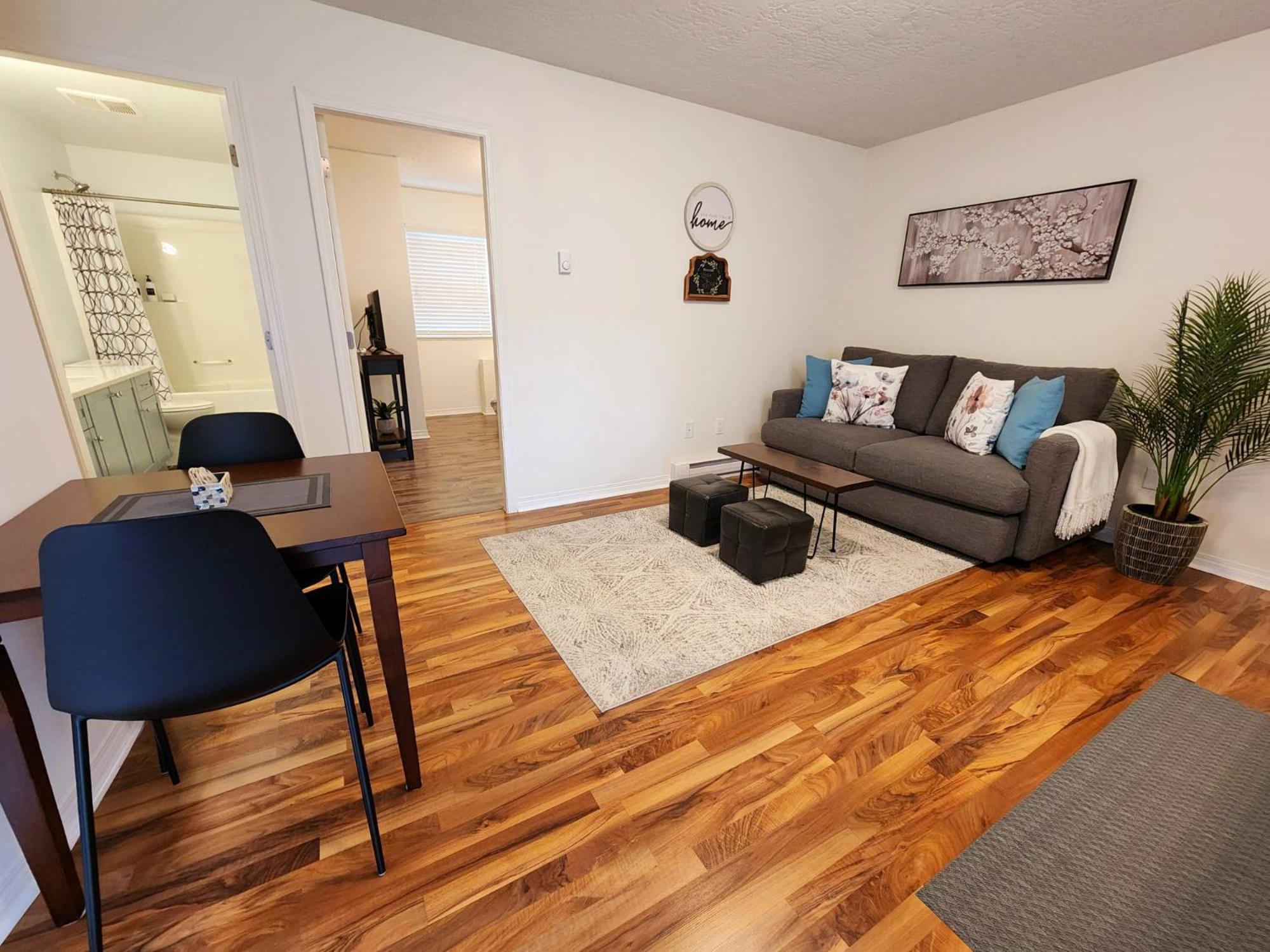 ויקטוריה Adorable 1- Bedroom Suite In Langford מראה חיצוני תמונה