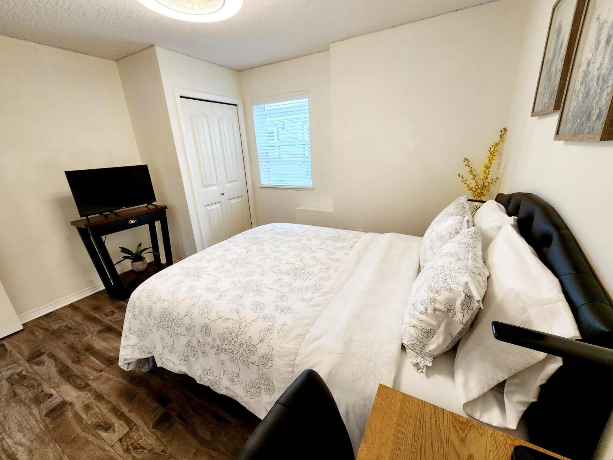 ויקטוריה Adorable 1- Bedroom Suite In Langford מראה חיצוני תמונה